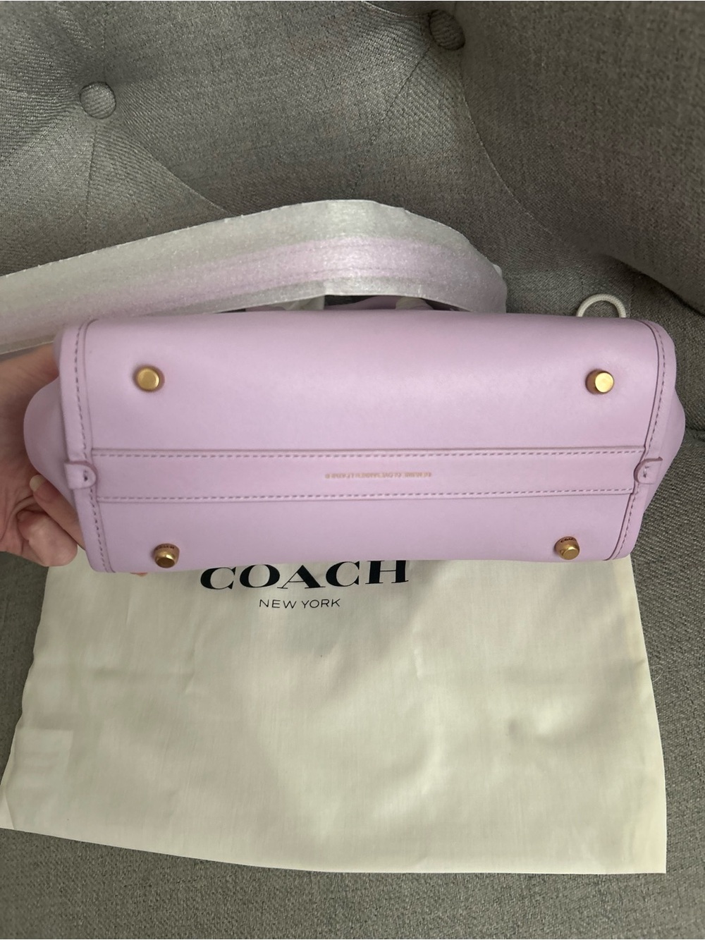 Coach Buy Now Turnlock Tote Bag 22 in B4 / Light Orchid - Picture 7 of 16